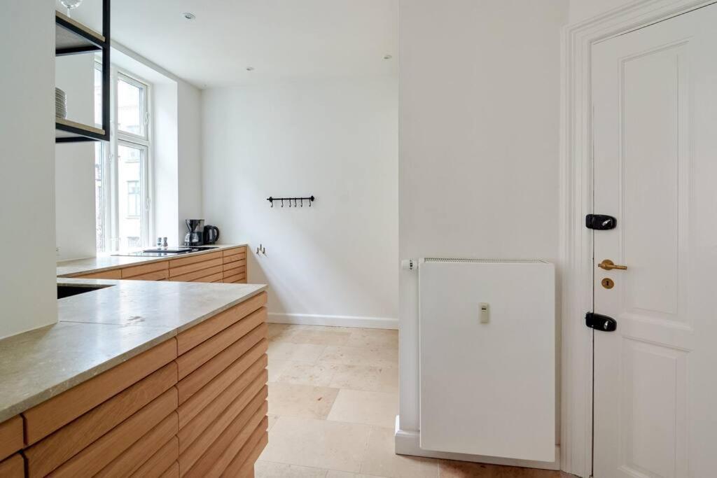 Spacious 3 Bedroom Manor Flat Next To Tivoli Copenhagen Exterior photo