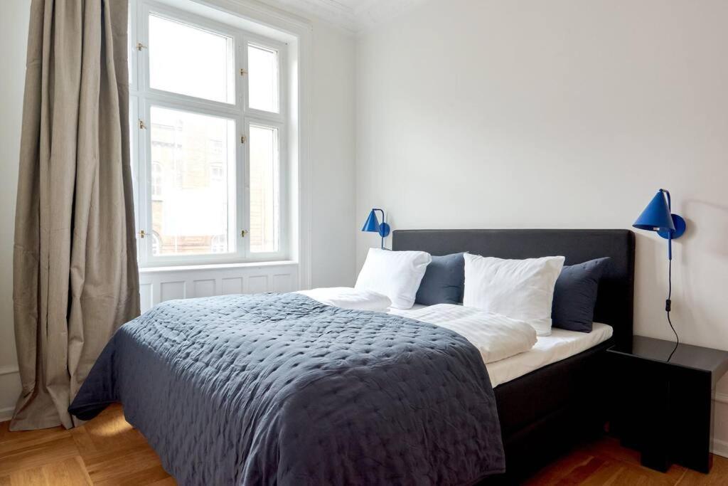 Spacious 3 Bedroom Manor Flat Next To Tivoli Copenhagen Exterior photo