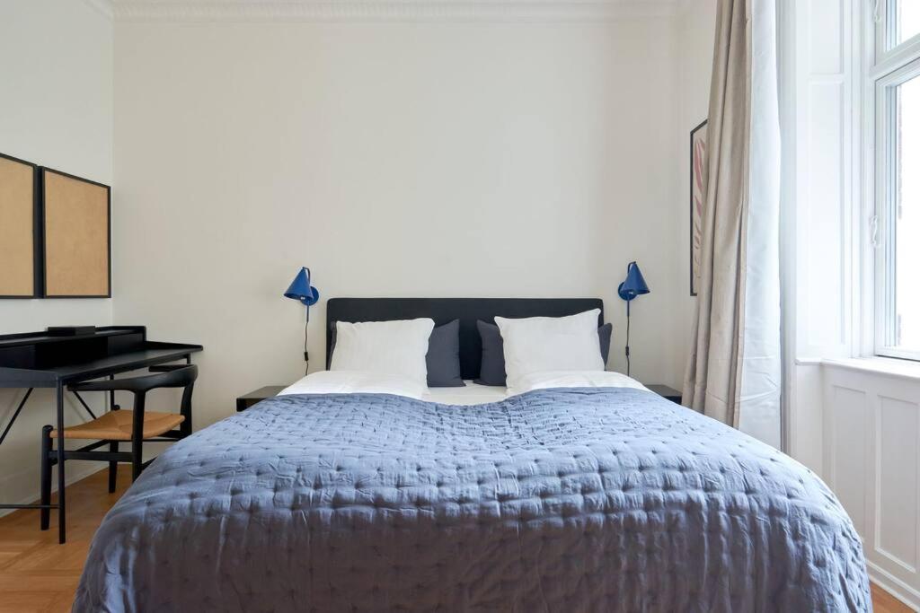 Spacious 3 Bedroom Manor Flat Next To Tivoli Copenhagen Exterior photo