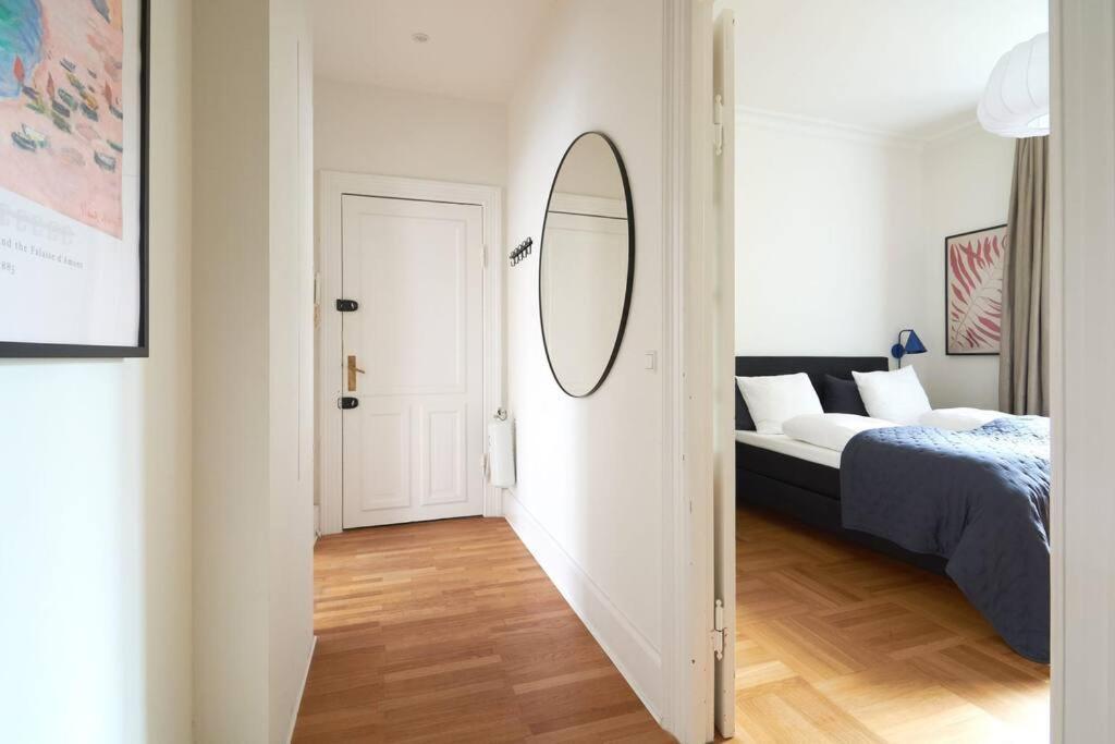 Spacious 3 Bedroom Manor Flat Next To Tivoli Copenhagen Exterior photo