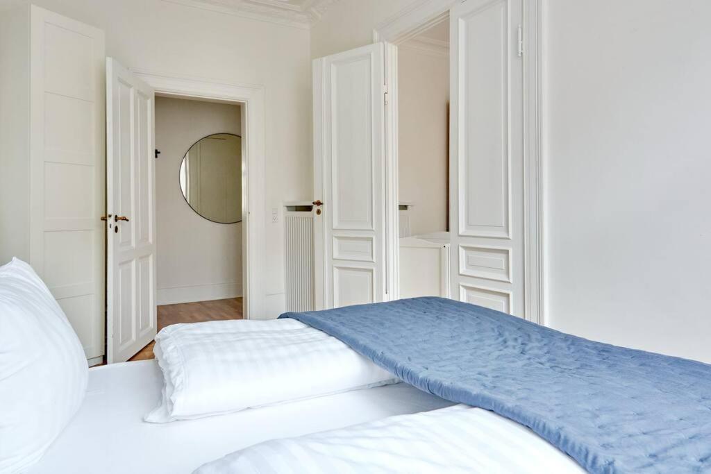 Spacious 3 Bedroom Manor Flat Next To Tivoli Copenhagen Exterior photo