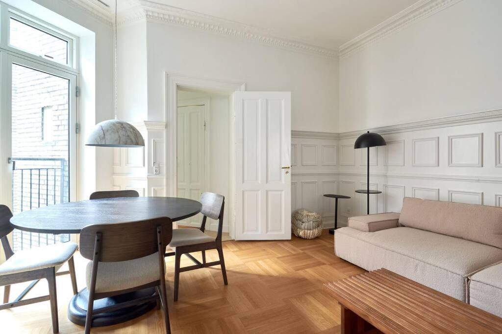 Spacious 3 Bedroom Manor Flat Next To Tivoli Copenhagen Exterior photo